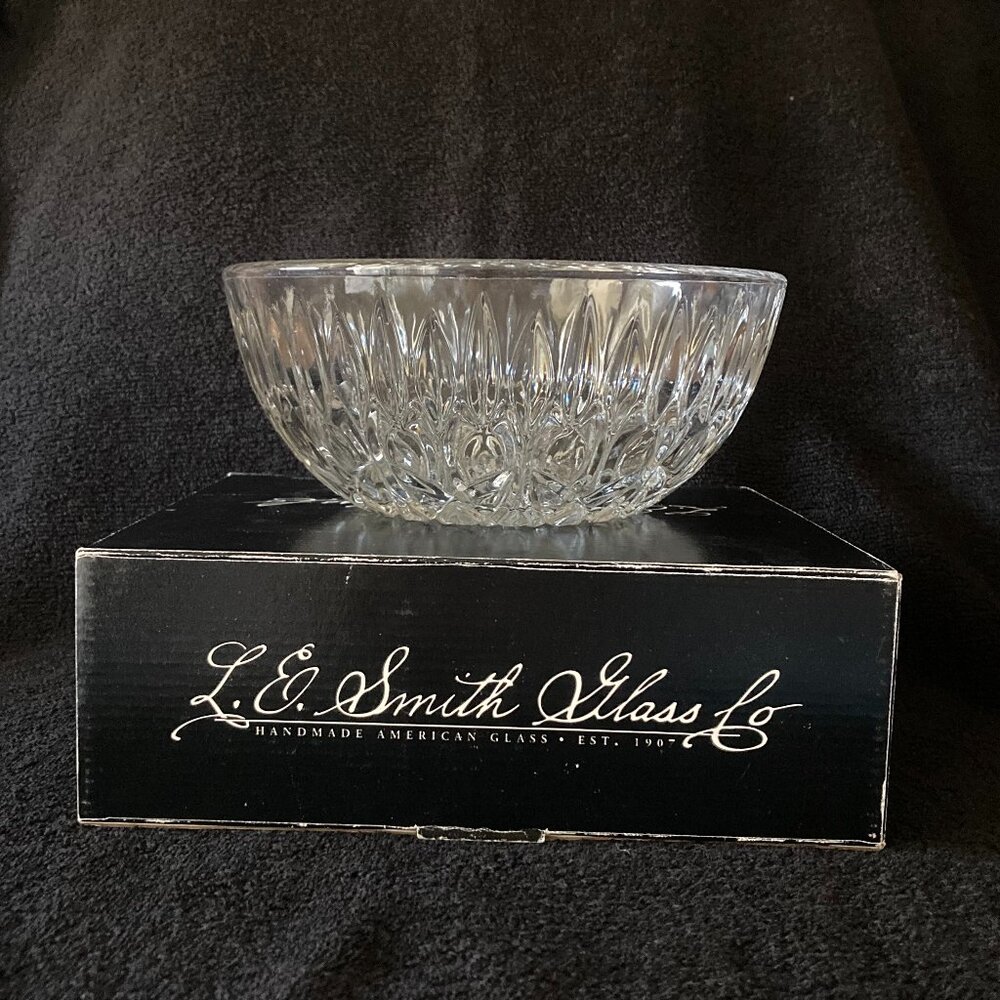 L E Smith Clear Glass Crimped Serving Bowl 8" with Original Box